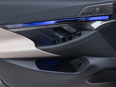 2025 BMW M5 thumbnail 17