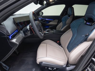 صورة 10 لـ 2025 BMW M5