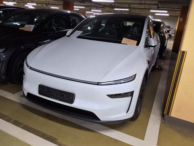 TESLA MODEL Y - 1