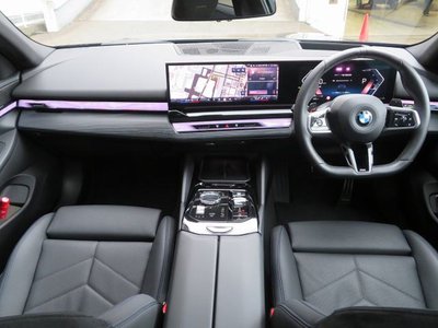 صورة 4 لـ 2024 BMW 5 SERIES