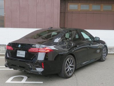 صورة 2 لـ 2024 BMW 5 SERIES