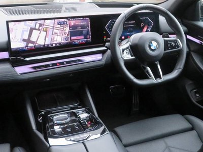 2024 BMW 5 SERIES — фото 8