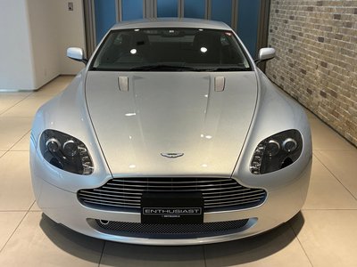 ASTON MARTIN V8 - 6