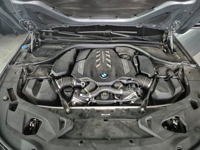 BMW 8 SERIES - 7