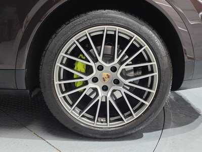 PORSCHE CAYENNE - 8