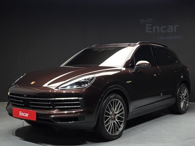 PORSCHE CAYENNE - 1