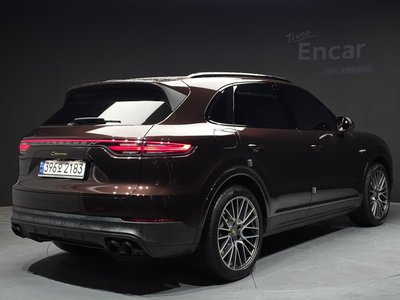 PORSCHE CAYENNE - 4