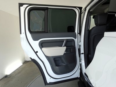 صورة مصغرة 32 لـ 2024 LAND Rover DEFENDER