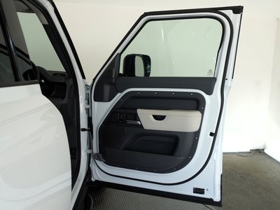 صورة مصغرة 29 لـ 2024 LAND Rover DEFENDER
