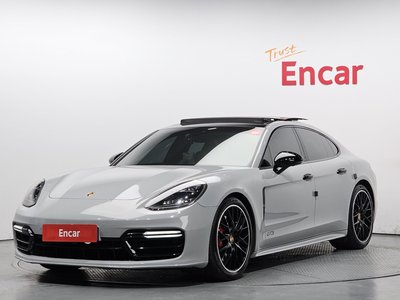 PORSCHE PANAMERA - 1