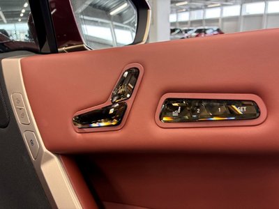 2022 BMW IX thumbnail 12