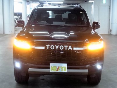 TOYOTA LAND CRUISER 300 - 9