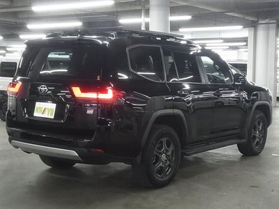 TOYOTA LAND CRUISER 300 - 6