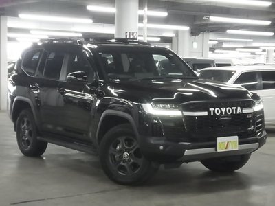TOYOTA LAND CRUISER 300 - 8