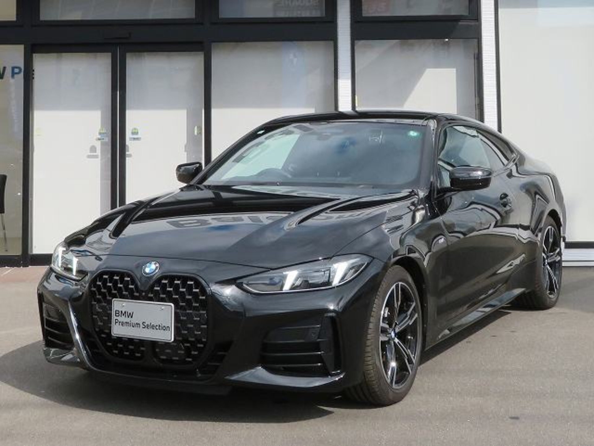 BMW 4 SERIES COUPE - View 1