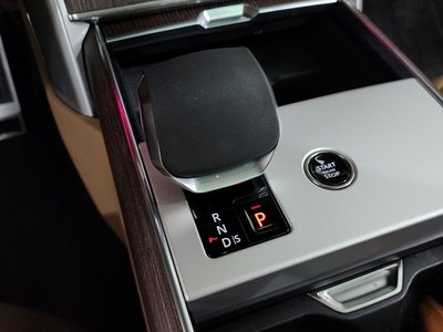 2025 LAND Rover RANGE ROVER — миниатюра 12