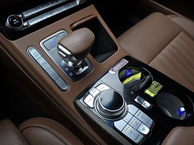 صورة 9 لـ 2019 Genesis G90