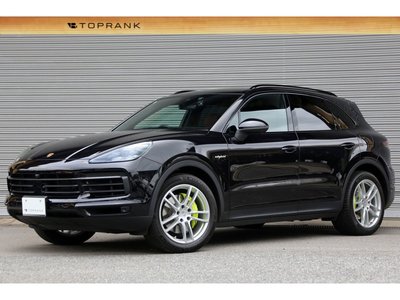 PORSCHE CAYENNE - 1