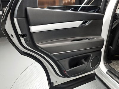 2021 Genesis GV80 thumbnail 15