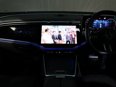 MERCEDES-BENZ E-CLASS - 2