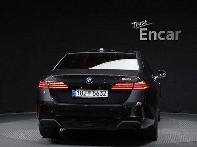 BMW 5 SERIES - 4