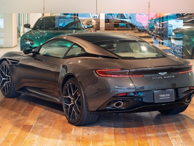ASTON MARTIN DB12 - 6