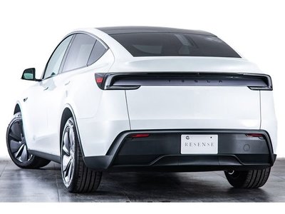 TESLA MODEL Y - 9