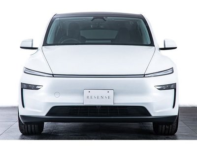 TESLA MODEL Y - 4