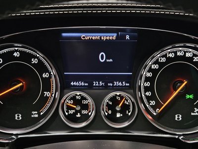 BENTLEY FLYING SPUR - 8