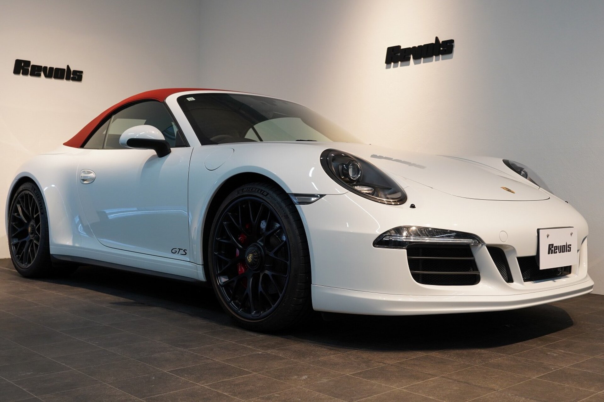 PORSCHE 911 CABRIOLET - View 1