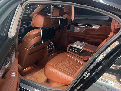 BMW 7 SERIES - 9