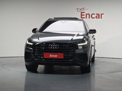 AUDI Q8 - 2
