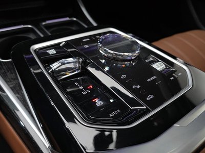 2025 BMW 7 SERIES thumbnail 12