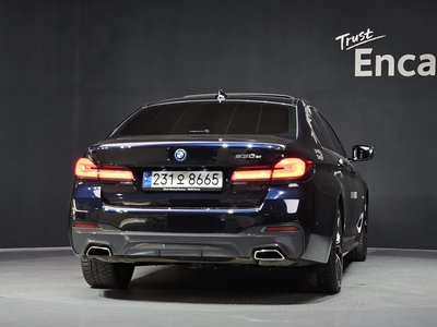 BMW 5 SERIES - 4