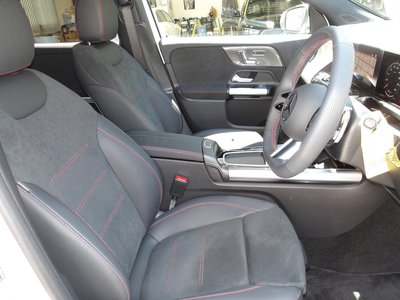 MERCEDES-BENZ GLA - 4