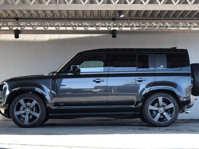 LAND ROVER DEFENDER - 6