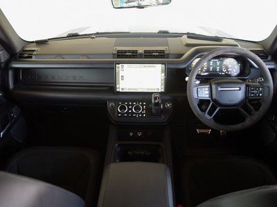 LAND ROVER DEFENDER - 2