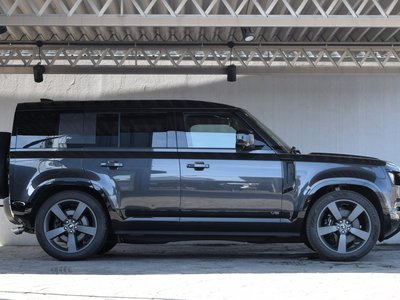 LAND ROVER DEFENDER - 7
