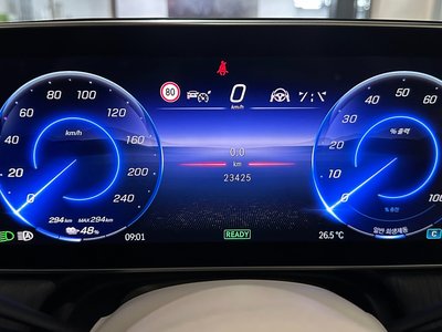 MERCEDES-BENZ EQS - 6
