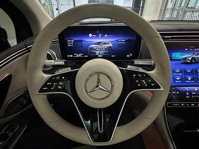 MERCEDES-BENZ EQS - 7