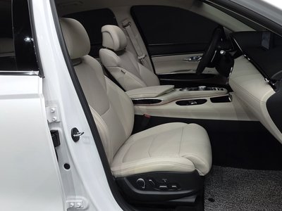 صورة مصغرة 17 لـ 2023 Genesis GV70