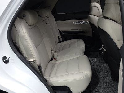 صورة مصغرة 18 لـ 2023 Genesis GV70