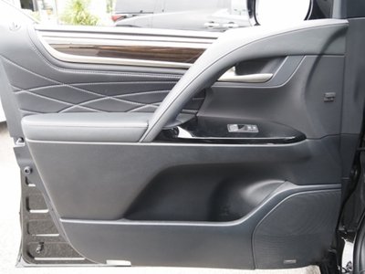 صورة مصغرة 68 لـ 2020 Lexus LX