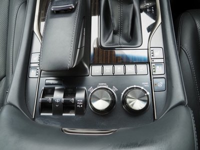 صورة مصغرة 61 لـ 2020 Lexus LX