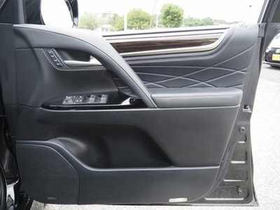 صورة مصغرة 69 لـ 2020 Lexus LX