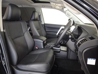 TOYOTA LAND CRUISER - 4