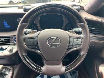 2018 Lexus LS — миниатюра 12