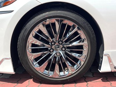 2018 Lexus LS — миниатюра 30