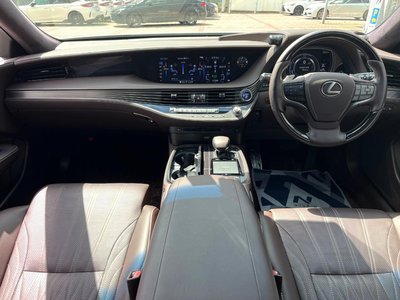 صورة 2 لـ 2018 Lexus LS