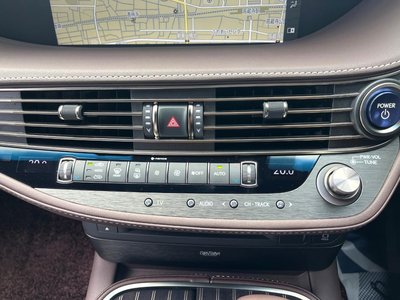 2018 Lexus LS — миниатюра 74